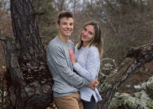 Photo d'un couple dans la nature