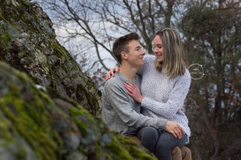 Photo d'un couple dans la nature