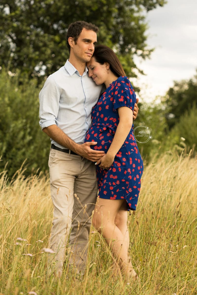 Photo d'une femme enceinte et son mari