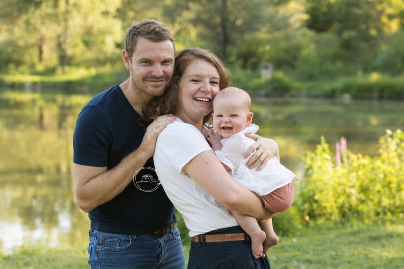 Photo d'une famille avec un bébé