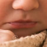 Photo de la bouche d'un nouveau-né de quelques jours