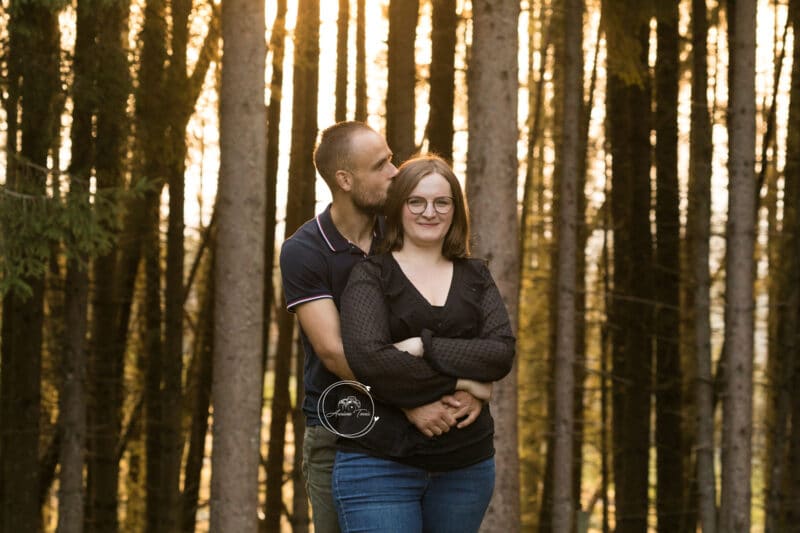 Séance Couple dans la foret