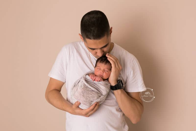 Photo d'un père et son bébé