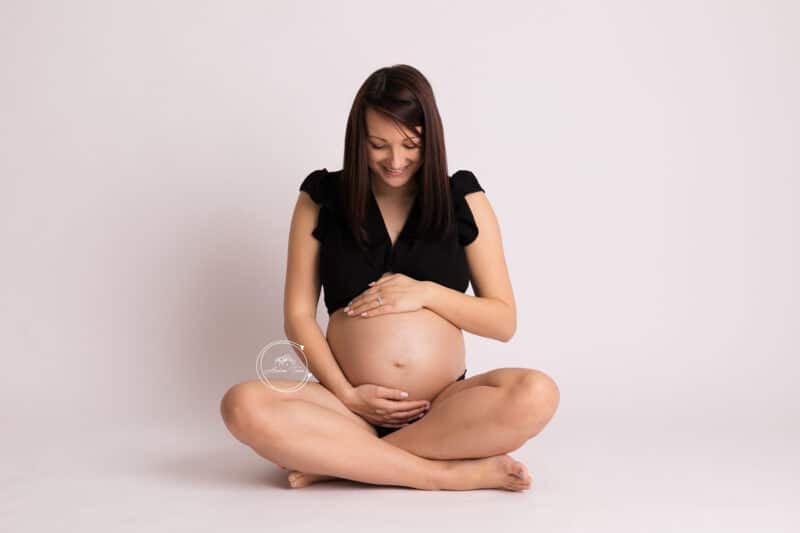 Séance Grossesse Studio à Saint-Etienne (42) : Sublimer la femme enceinte