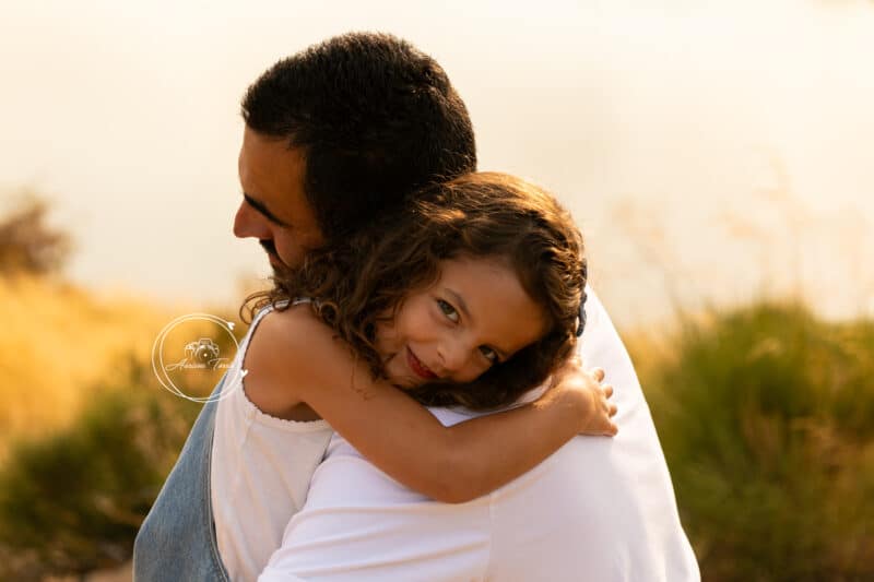 Photo d'une fille avec son père